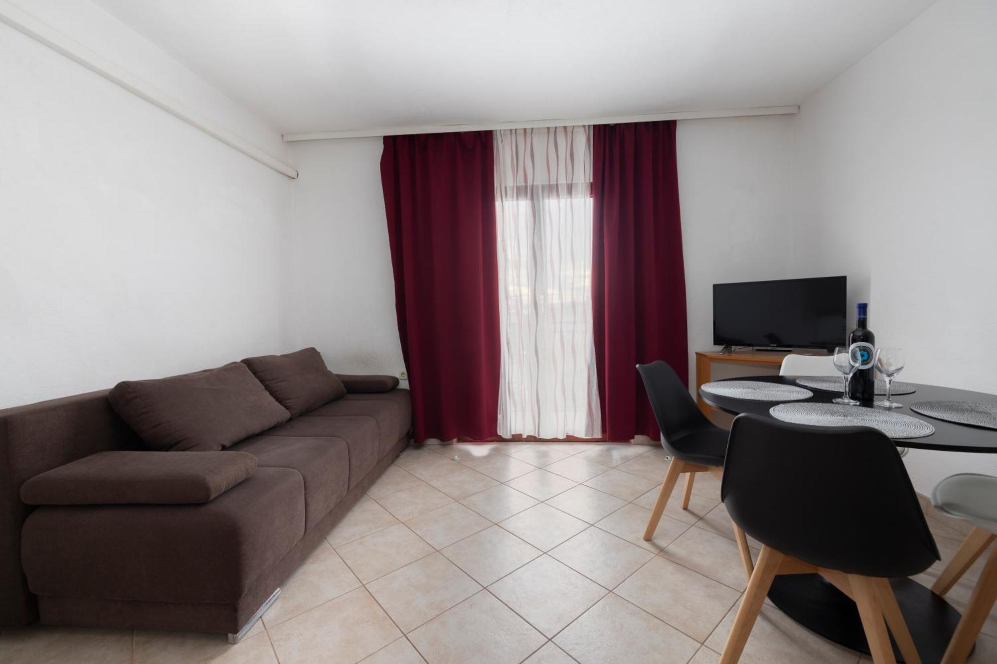 Apartments Family Roso Promajna Exteriér fotografie