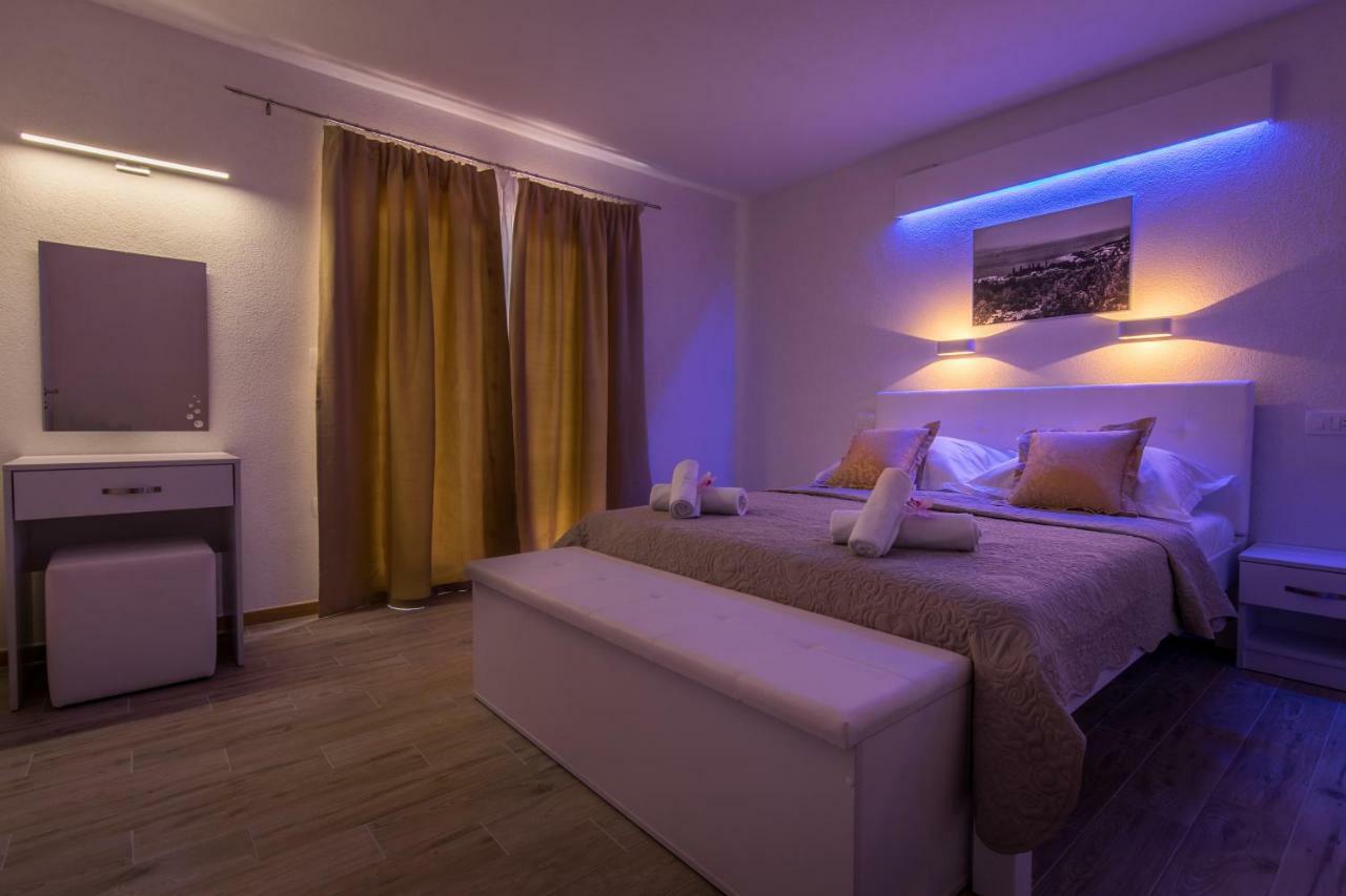 Apartments Family Roso Promajna Exteriér fotografie